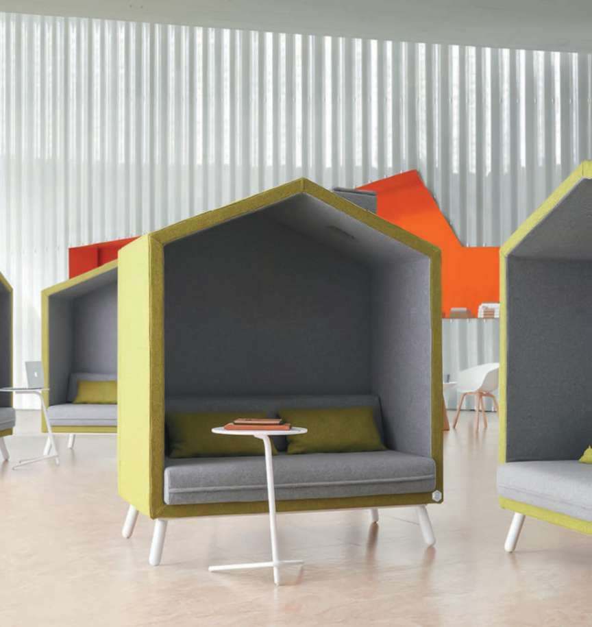 Elf Sofa — en husformet akustisk sofa i grøn/oliven